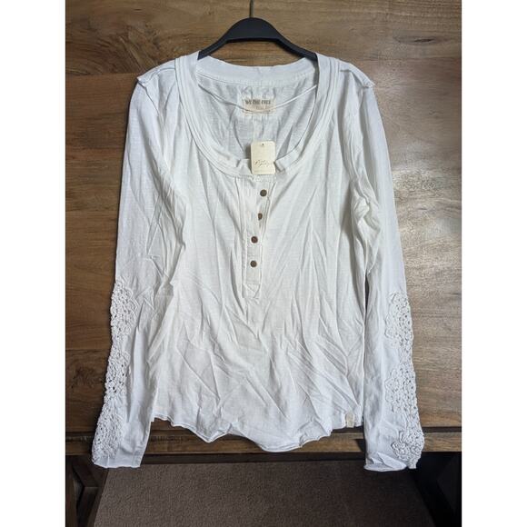 We The Free Shirt Top Women's Large White Long Crochet Sleeves Button Front NWT